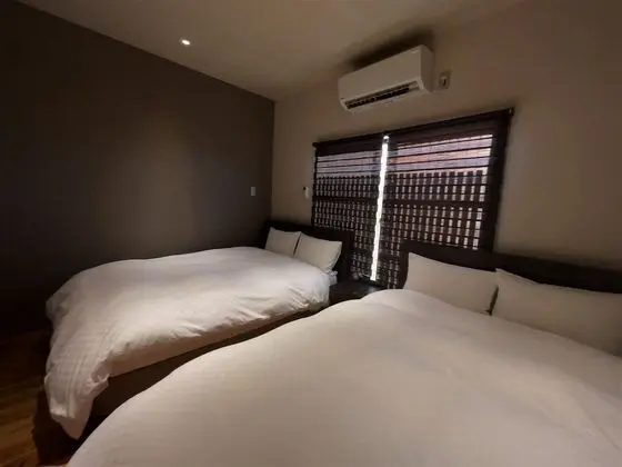 Ev (Private Vacation)