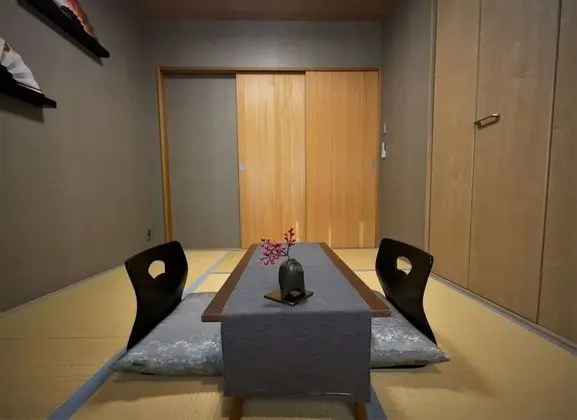 Ev (Private Vacation)