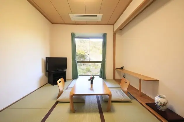 Traditional Oda, Sigara İçilmez, Bahçe Manzaralı