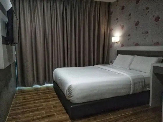 Standard Oda, 1 Büyük (Queen) Boy Yatak