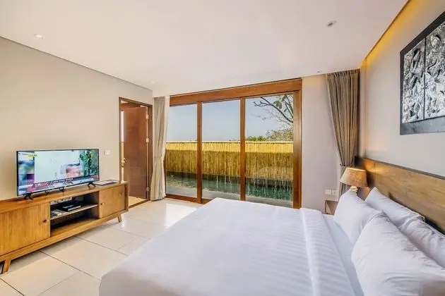 Three Bedroom Luxury Pool Villa with Ocean View