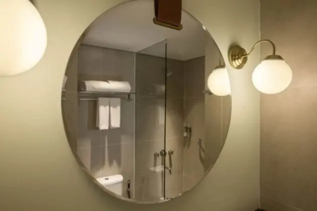 Tek Büyük Yataklı Oda, Şehir Manzaralı (Champs Hollywood)