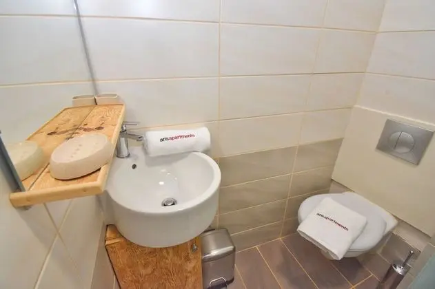Superior Apart Daire, Bahçe Manzaralı