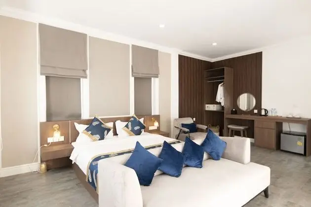 Emperor Room