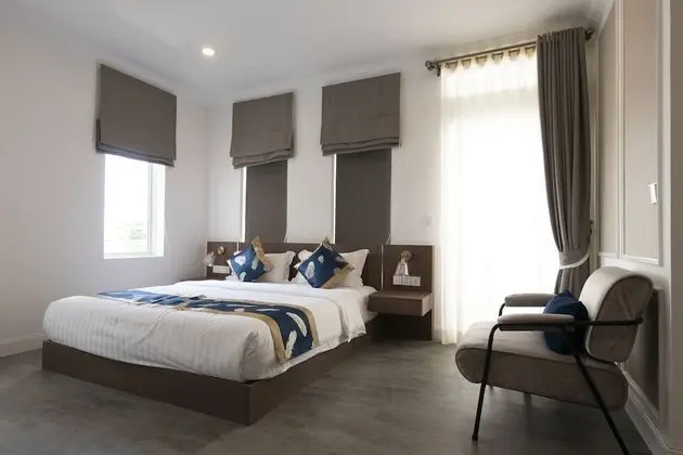 Emperor Room