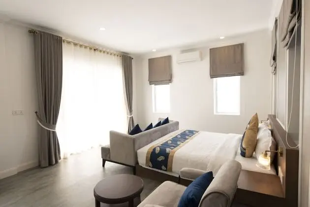 Emperor Room