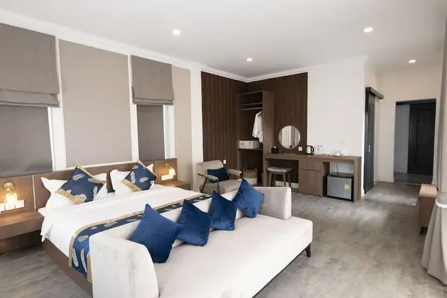 Emperor Room