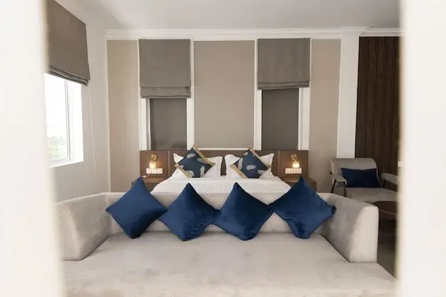 Emperor Room