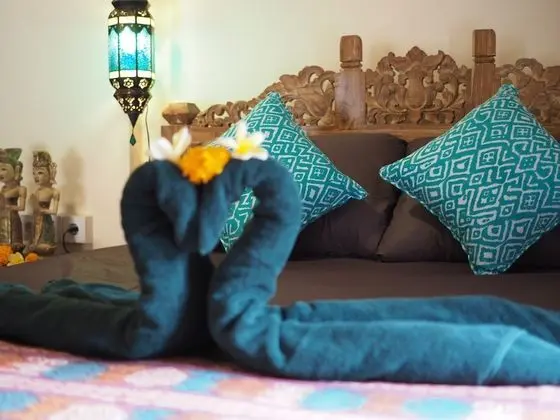 Basic Oda, 1 Büyük (Queen) Boy Yatak, Sigara İçilebilir, Bahçe Manzaralı