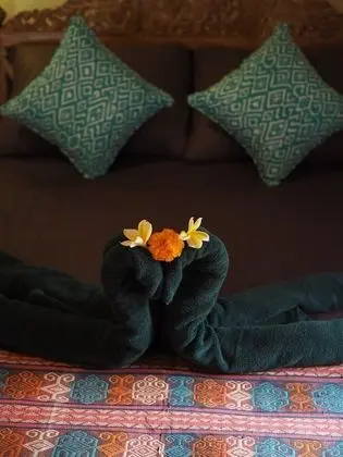 Basic Oda, 1 Büyük (Queen) Boy Yatak, Sigara İçilebilir, Bahçe Manzaralı