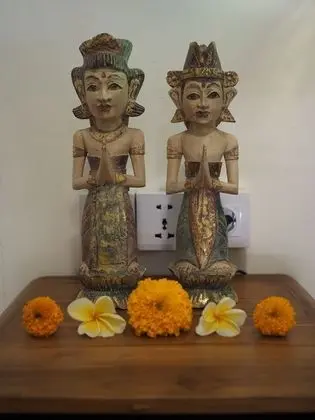 Basic Oda, 1 Büyük (Queen) Boy Yatak, Sigara İçilebilir, Bahçe Manzaralı