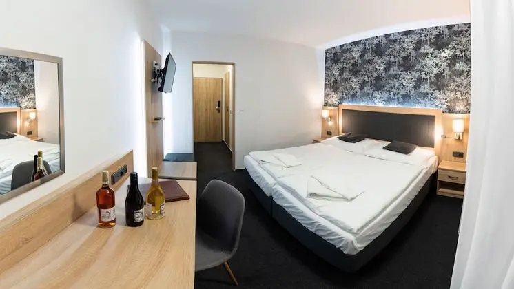 Classic Tek Büyük veya İki Ayrı Yataklı Oda