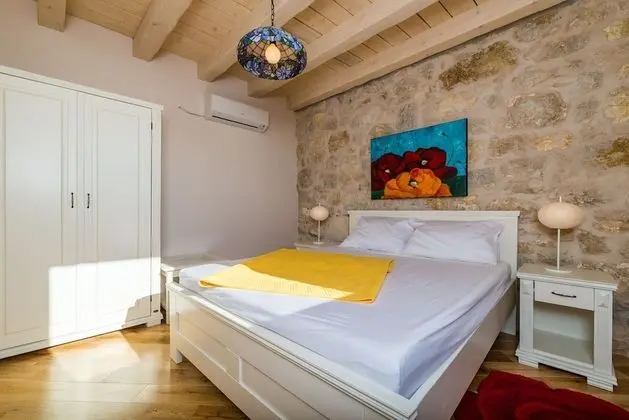 Villa (Two Bedroom House with Sea View)