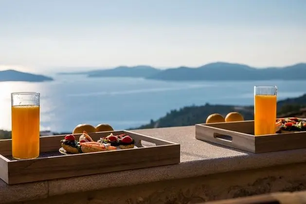 Villa (Two Bedroom House with Sea View)