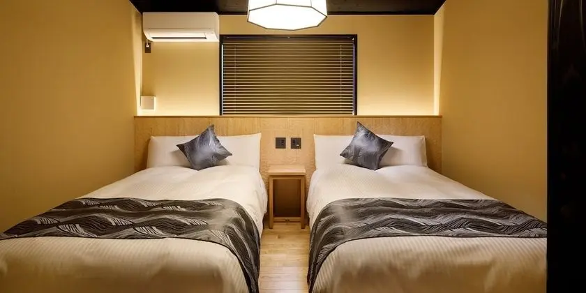 Ev, Sigara İçilmez (Private Vacation)