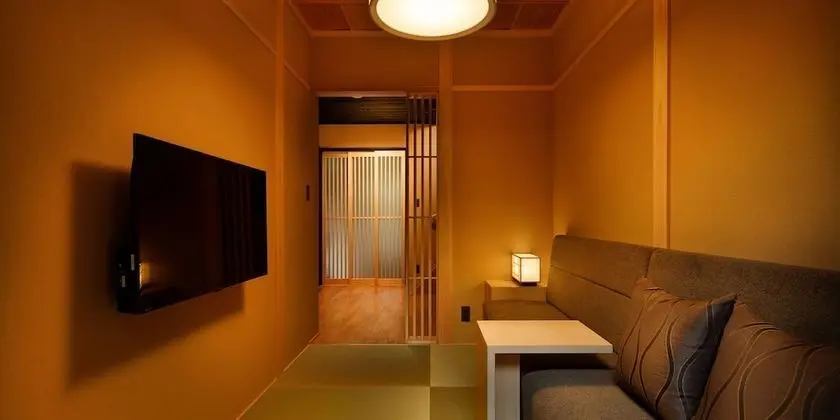 Ev, Sigara İçilmez (Private Vacation)