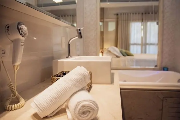 Honeymoon Tek Büyük Yataklı Oda, 1 En Büyük (King) Boy Yatak, Kişiye Özel Havuzlu