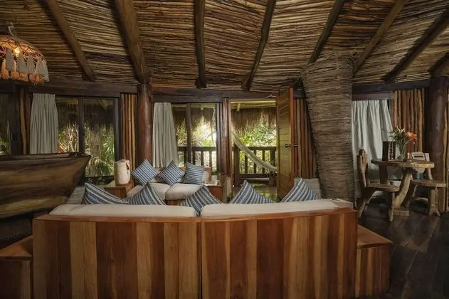 RT Suite Tree House GV