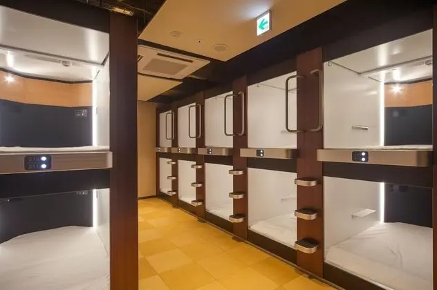 Oda, Sadece erkekler için, Sigara İçilmez (Capsule Room)