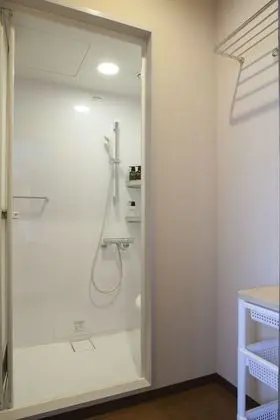 Oda, Sadece erkekler için, Sigara İçilmez (Capsule Room)