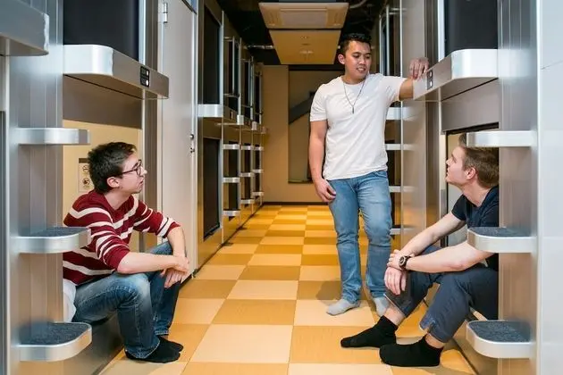 Oda, Sadece erkekler için, Sigara İçilmez (Capsule Room, Special Offer)