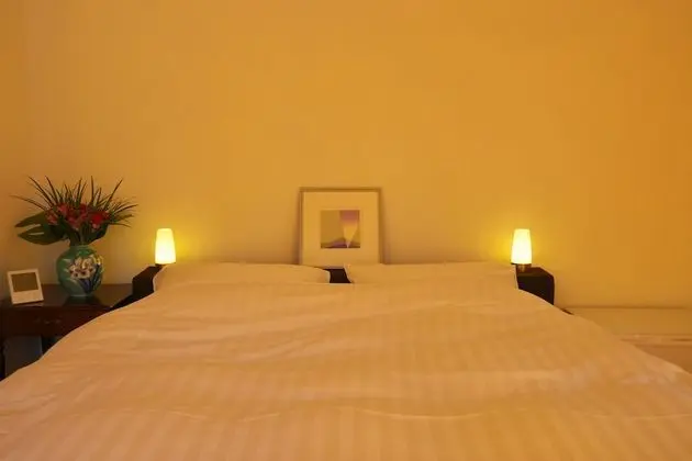 Oda (Queen Bed)