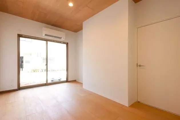 Basic Üç Kişilik Oda, Ortak Banyo
