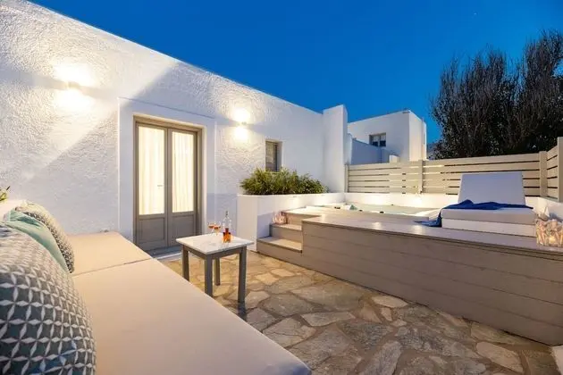 Deluxe Tek Büyük Yataklı Oda, Sıcak Su Havuzu, Deniz Manzaralı