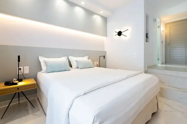 Deluxe Tek Büyük Yataklı Oda, Sıcak Su Havuzu, Deniz Manzaralı