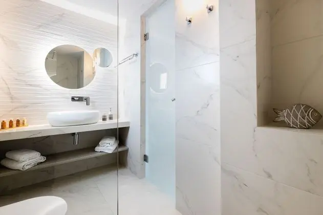 Deluxe Tek Büyük Yataklı Oda, Sıcak Su Havuzu, Deniz Manzaralı