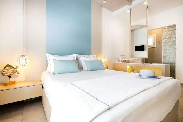 Deluxe Tek Büyük Yataklı Oda, Sıcak Su Havuzu, Deniz Manzaralı