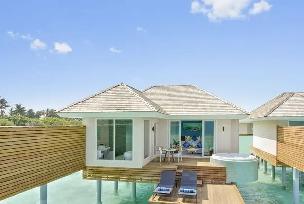 Luxury Villa (Aqua, Swirl Pool)