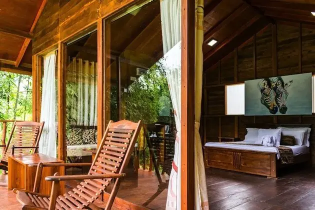 Romantic Tek Büyük Yataklı Oda, Balkon, Nehir Manzaralı