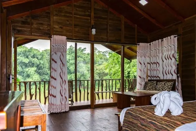 Romantic Tek Büyük Yataklı Oda, Balkon, Nehir Manzaralı