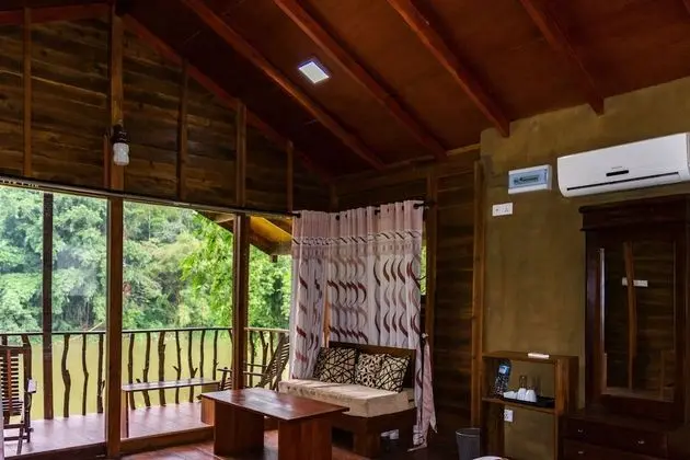 Romantic Tek Büyük Yataklı Oda, Balkon, Nehir Manzaralı