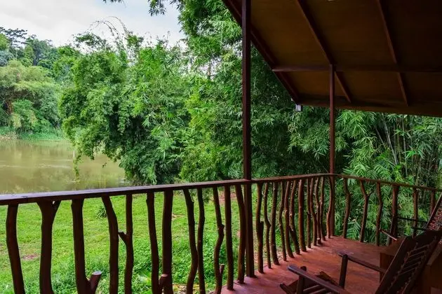 Romantic Tek Büyük Yataklı Oda, Balkon, Nehir Manzaralı