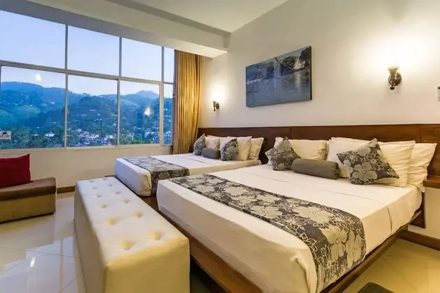 Deluxe Family Room
