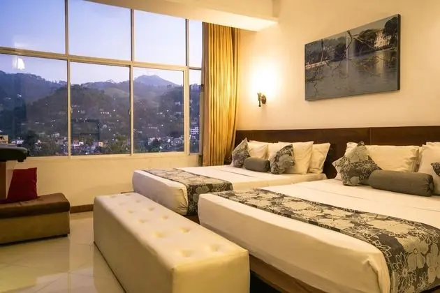 Deluxe Family Room