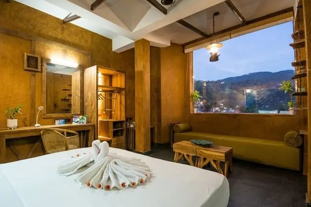 Oriental Fusioned King Room with Mountain View