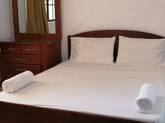 City Tek Büyük Yataklı Oda