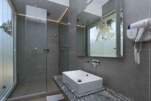 Deluxe Tek Büyük veya İki Ayrı Yataklı Oda