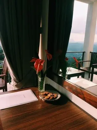 Deluxe Tek Büyük Yataklı Oda, Dağ Manzaralı