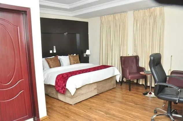 Superior Oda, Şehir Manzaralı