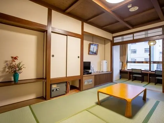 Traditional Oda, Nehir Manzaralı (Japanese Style, 8 Tatami)
