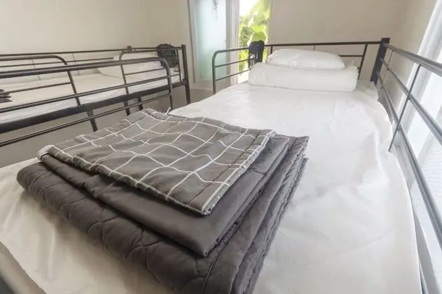 Ortak Ranzalı Oda, Sadece kadınlar için (4 persons)