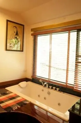 Deluxe Oda (Waterfall View)