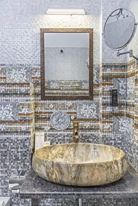 Premium Tek Büyük Yataklı Oda