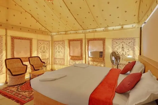 Luxury Oda