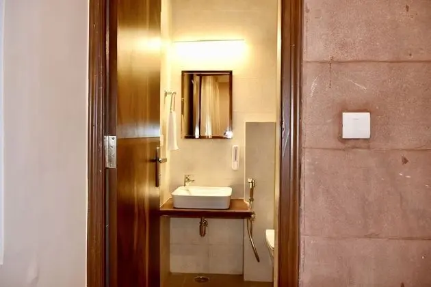 Traditional Tek Büyük Yataklı Oda