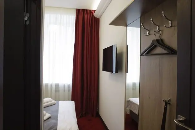 Basic Tek Büyük Yataklı Oda